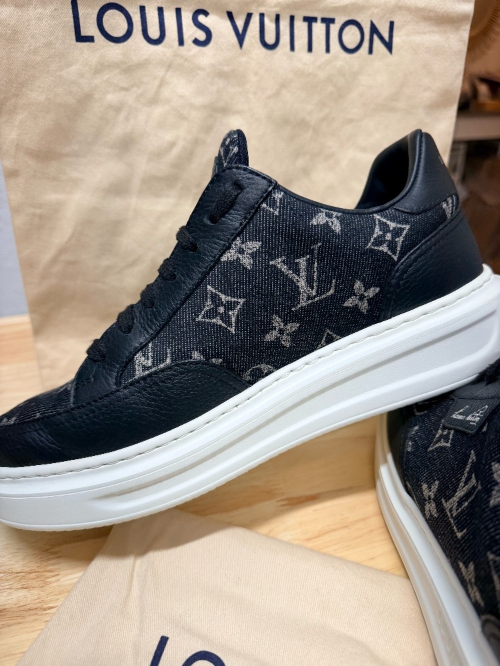 LOUIS VUITTON - Beverly Hills Sneakers